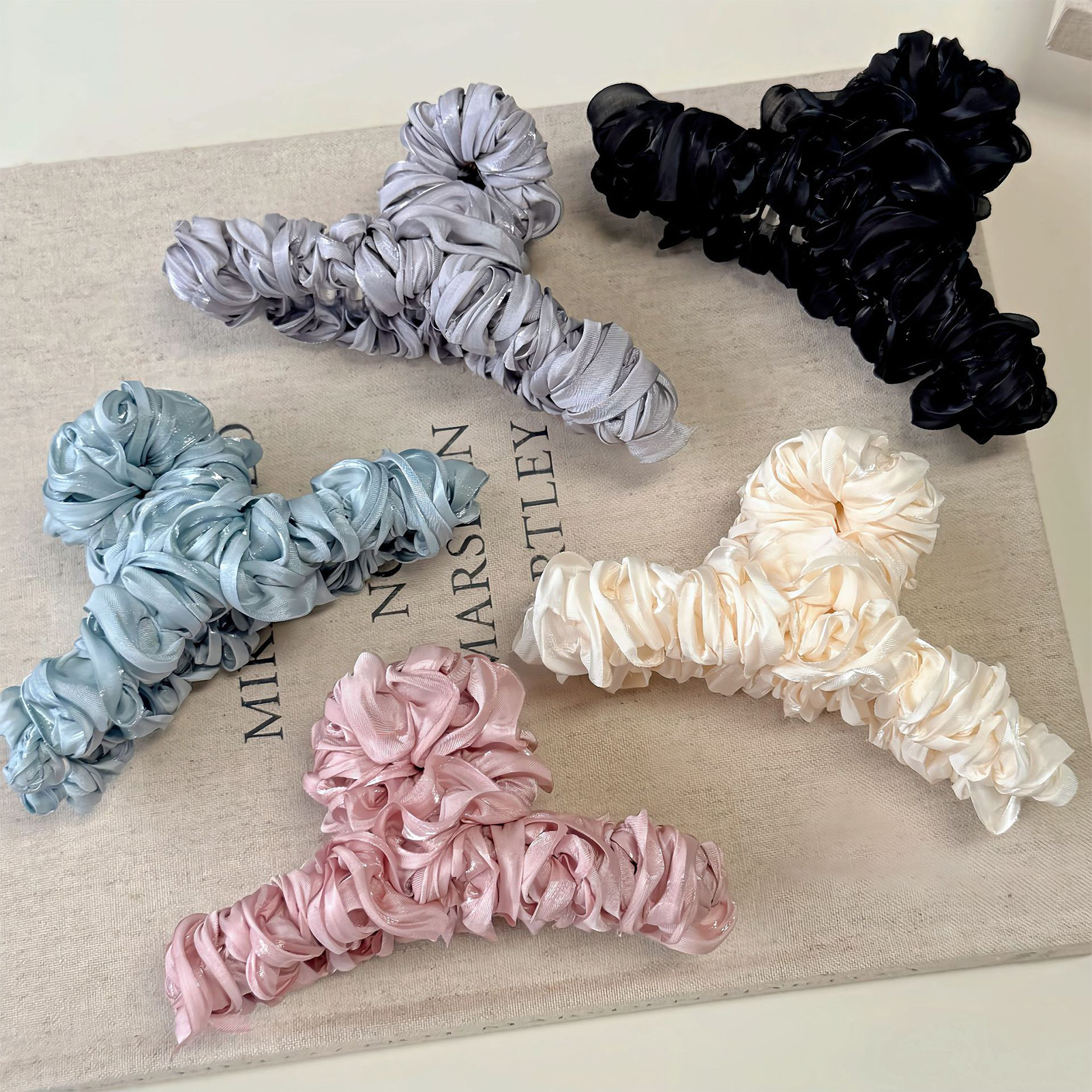 Elegant Satin Wrinkles Hair Cl - Men Fashion Hair Style reseña y precio